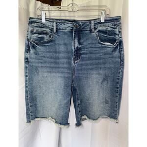 Judy Blue 2XL frayed distressed Women’s Plus Size Jeans Shorts